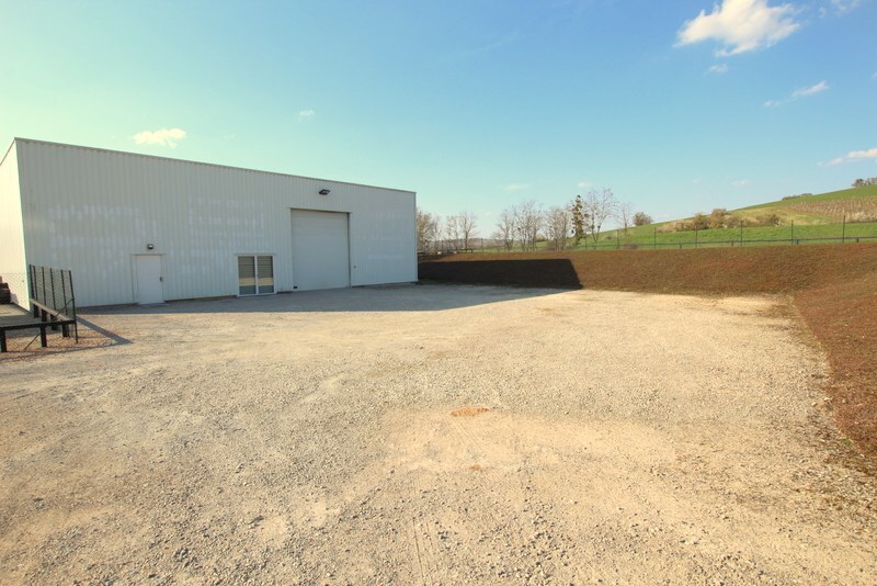To let – 330 m² non-subdivisible warehouse in Saint-Léger-sur-Dheune, near Mâcon (71)