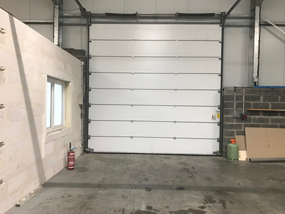 To let – 500 m² non-subdivisible warehouse in Calais