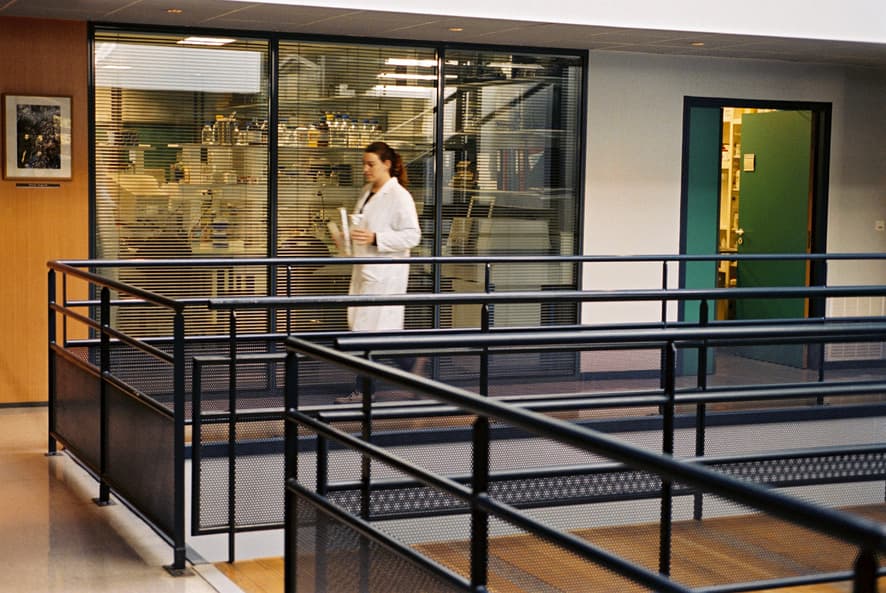 To Let – Laboratories from 20 m² within Genopole in Évry-Courcouronnes – South Paris / Essonne (91)