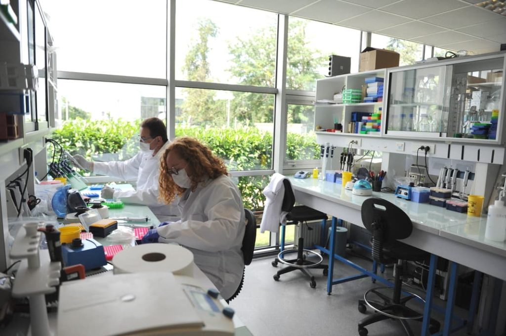 To let – Standard and L2 laboratories ranging from 12 to 80 m² dedicated to biotech in Évry-Courcouronnes, Essonne (91)