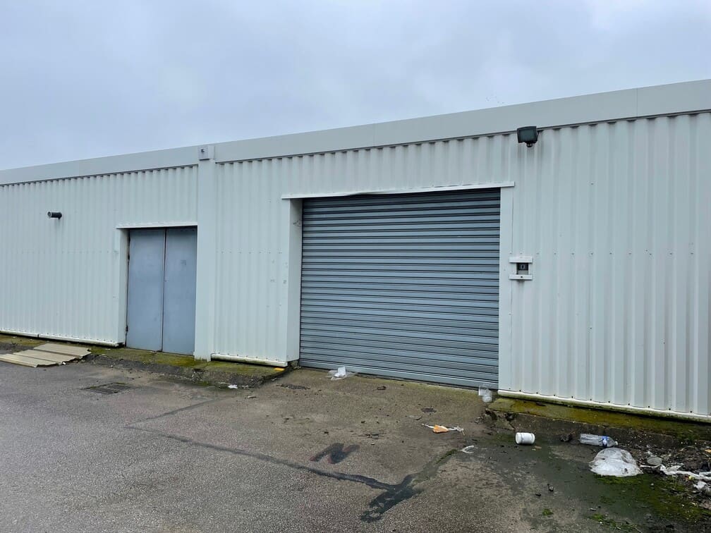 To let – 1,047 m² business premises near the Marcel Doret Business Park in Calais – Pas-de-Calais (62)