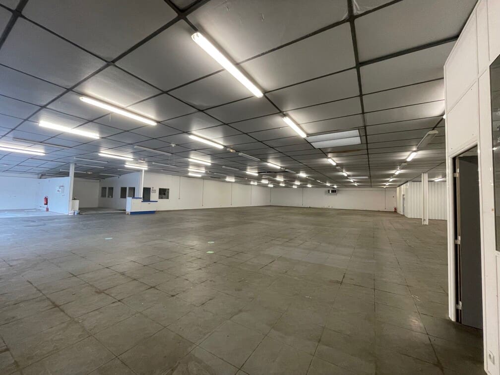 To let – 1,047 m² business premises near the Marcel Doret Business Park in Calais – Pas-de-Calais (62)