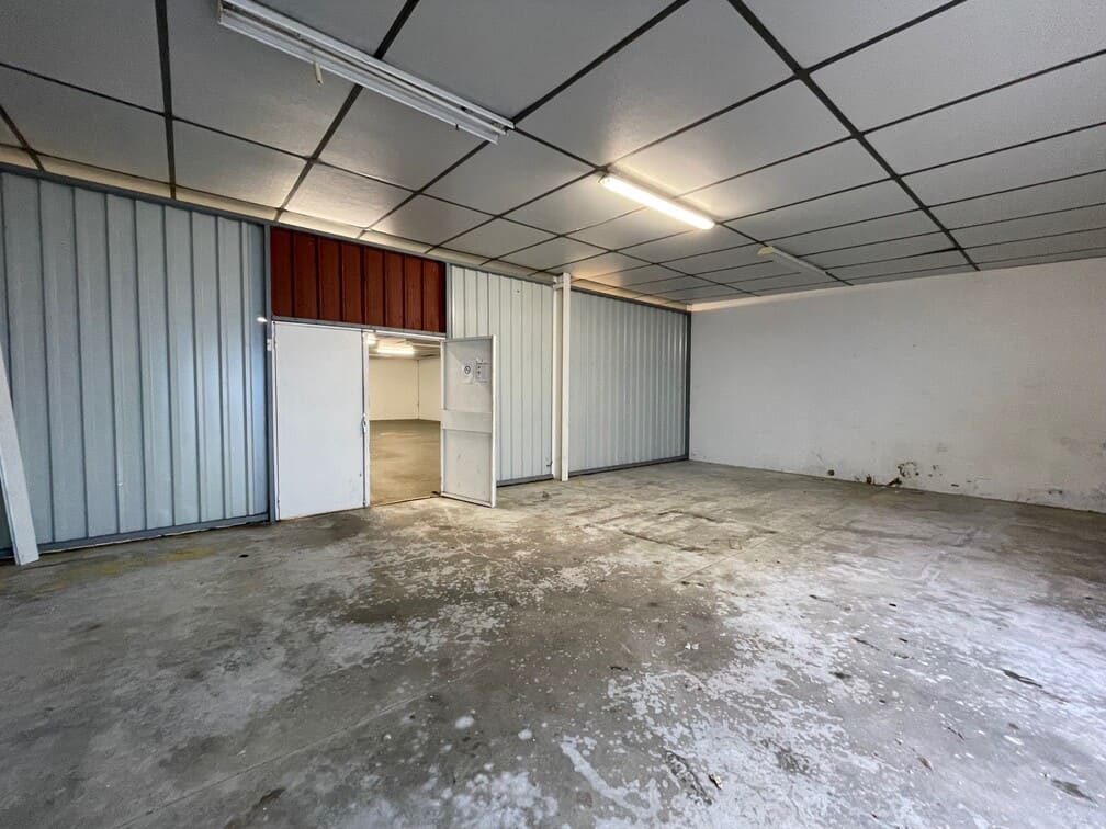 To let – 1,047 m² business premises near the Marcel Doret Business Park in Calais – Pas-de-Calais (62)