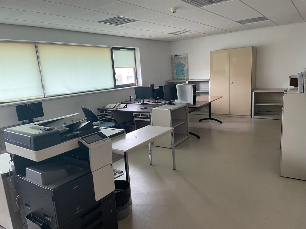 To let – 1,928 m² of business premises in the Marcel Doret business park, Calais – Pas-de-Calais (62)