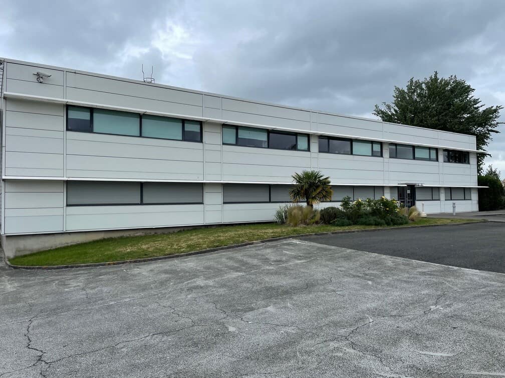 To let – 1,928 m² of business premises in the Marcel Doret business park, Calais – Pas-de-Calais (62)