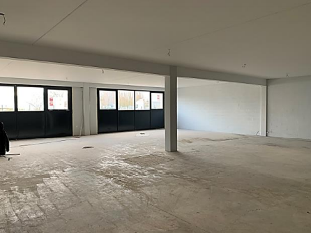 To let – divisible business premises ranging from 42 m² to 5,265 m² in Herblay