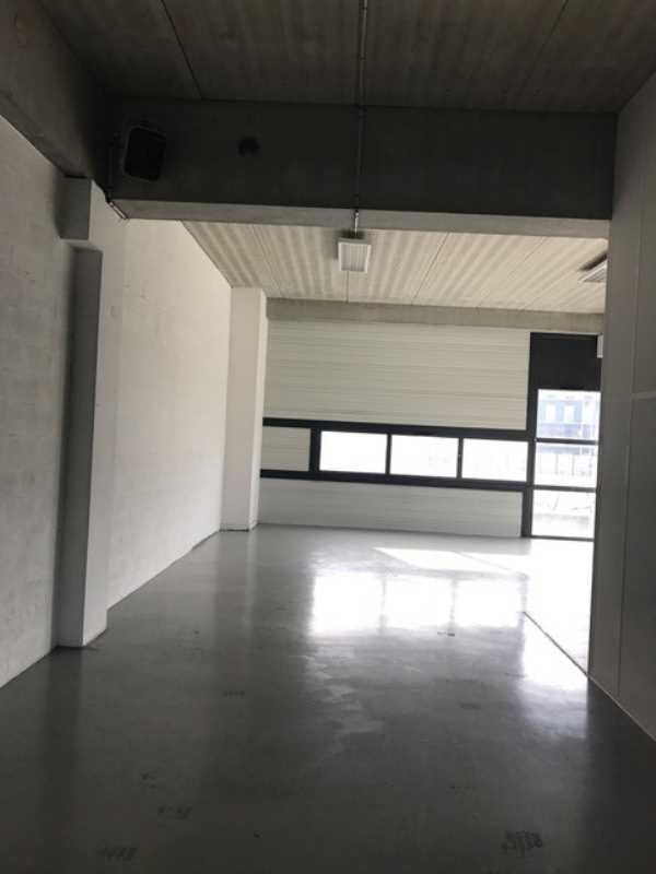 To let – divisible business premises ranging from 351 m² to 702 m² in Saint-Denis