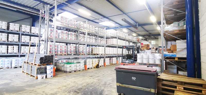 To let – divisible business premises ranging from 929 m² to 2,000 m² in Chelles, near Paris (77)