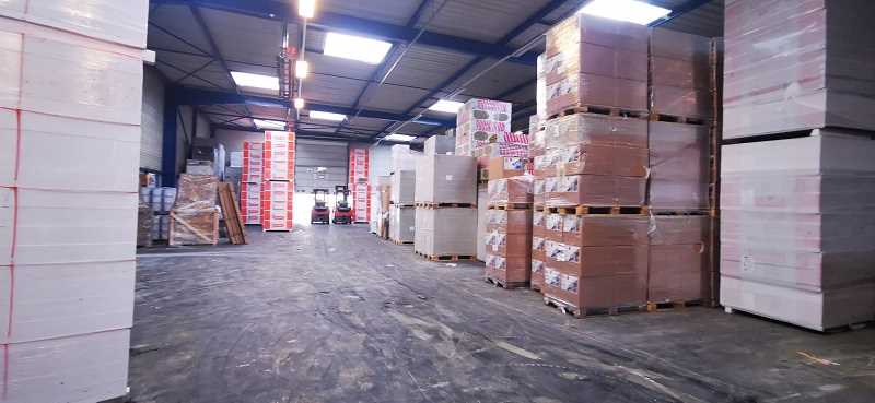 To let – divisible business premises ranging from 929 m² to 2,000 m² in Chelles, near Paris (77)