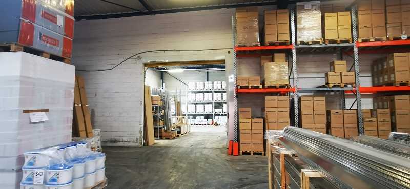 To let – divisible business premises ranging from 929 m² to 2,000 m² in Chelles, near Paris (77)