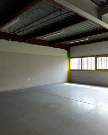 To let – non-subdivisible business premises of 440 m² in Neuilly-Plaisance (93)