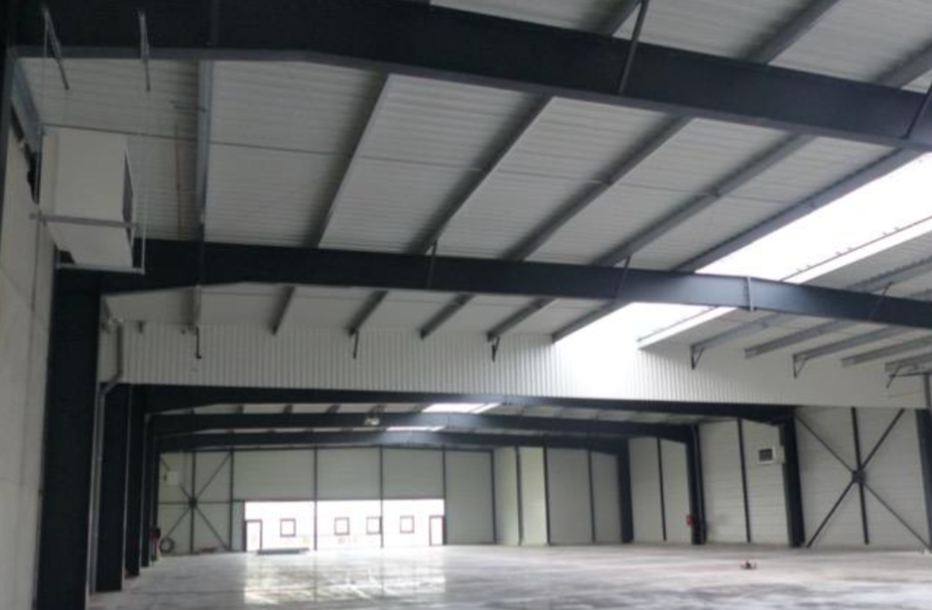 To let – 2,200 m² of industrial premises in Montbéliard