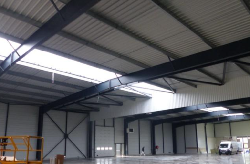 To let – 2,200 m² of industrial premises in Montbéliard
