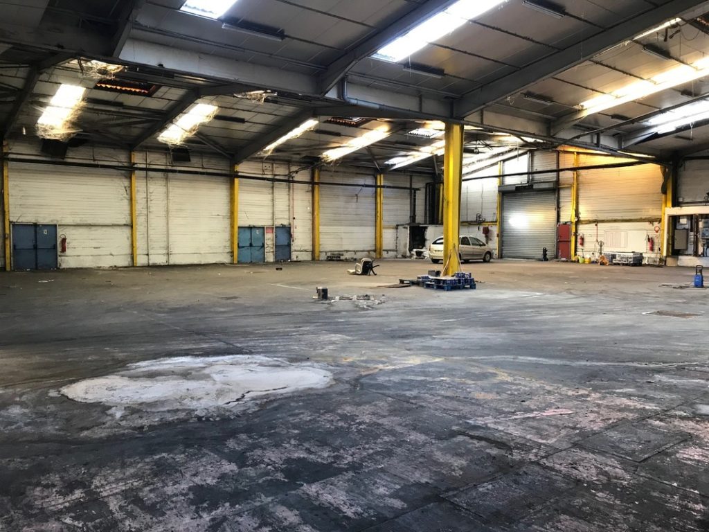 To let or for sale – 2,400 m² industrial warehouse in Calais – Pas-de-Calais (62)