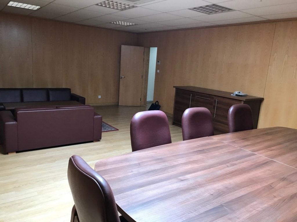To let or for sale – 2,400 m² industrial warehouse in Calais – Pas-de-Calais (62)