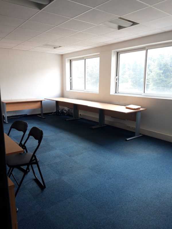 For sale – non-subdivisible offices covering 1,065 m² in Issy-les-Moulineaux, near Paris (92)