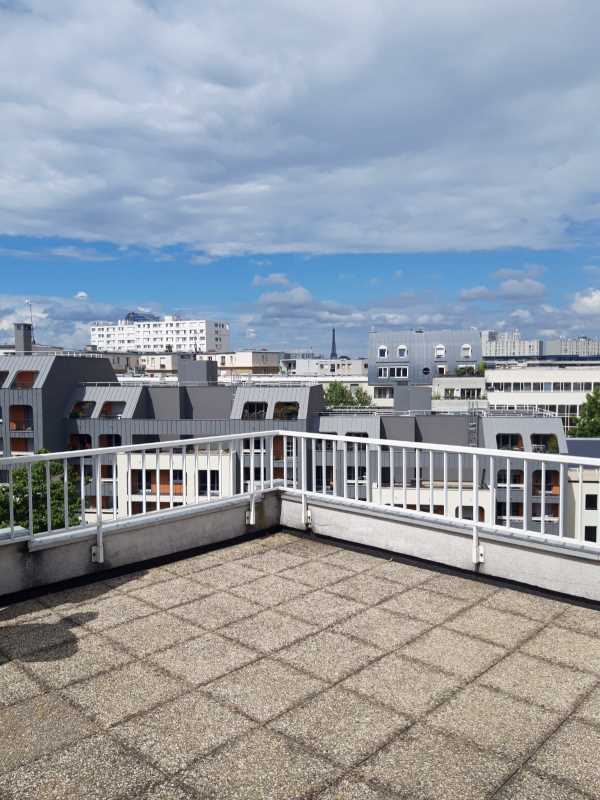 For sale – non-subdivisible offices covering 1,065 m² in Issy-les-Moulineaux, near Paris (92)