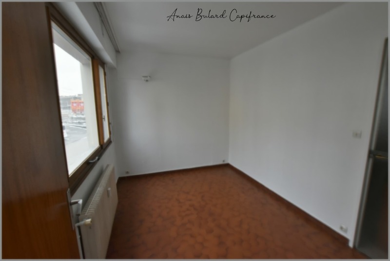 For sale – non-subdivisible offices measuring 109 m² in Montbéliard (25)