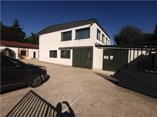 For sale – non-subdivisible offices measuring 592 m² in Noisy-le-Grand