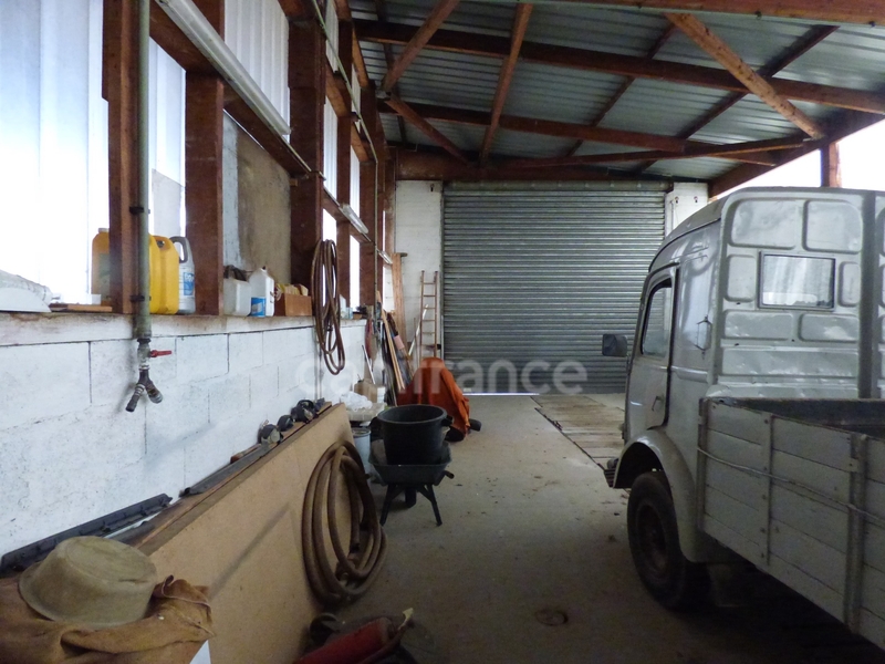 For sale – 900 m² non-divisible warehouse in Marcigny, near Mâcon (71)