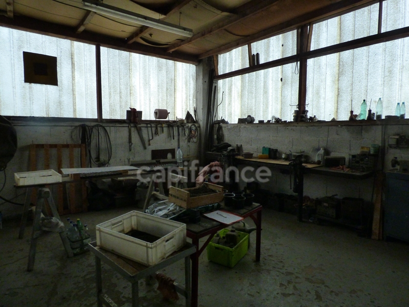 For sale – 900 m² non-divisible warehouse in Marcigny, near Mâcon (71)