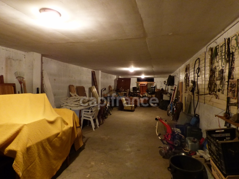 For sale – 900 m² non-divisible warehouse in Marcigny, near Mâcon (71)