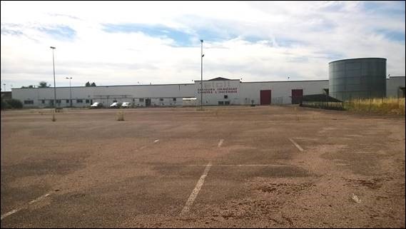 For sale: 2ha of warehouses and workshops, near Auxerre