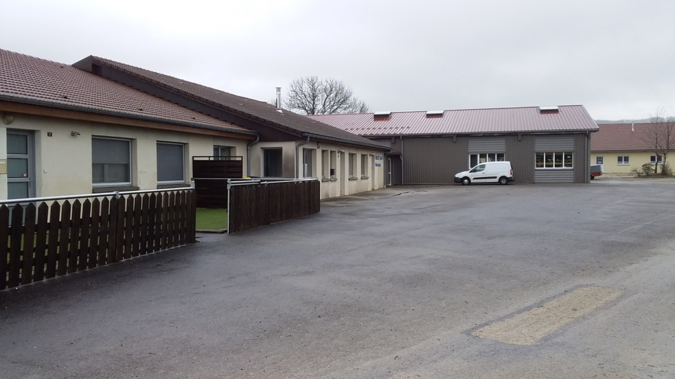 For sale – 1,400 m² industrial premises in Flangebouche – Doubs
