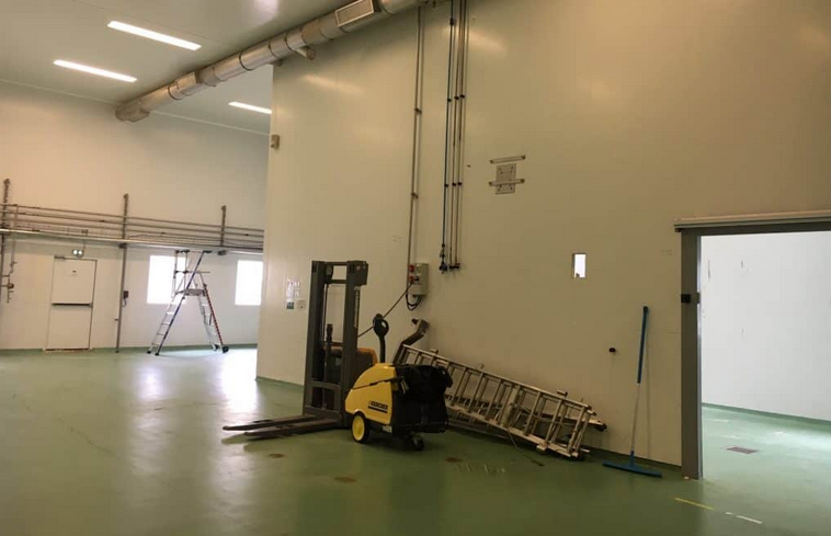 For sale – 3,120 m² of industrial premises in Bram, in the Aude department