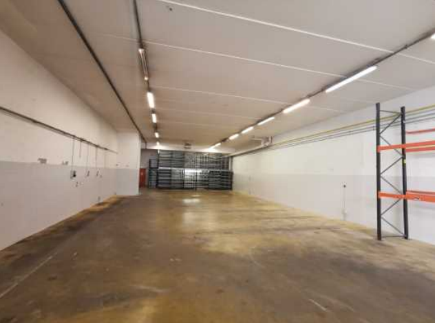 For sale – non-divisible business premises of 423 m² in Neuilly-sur-Marne