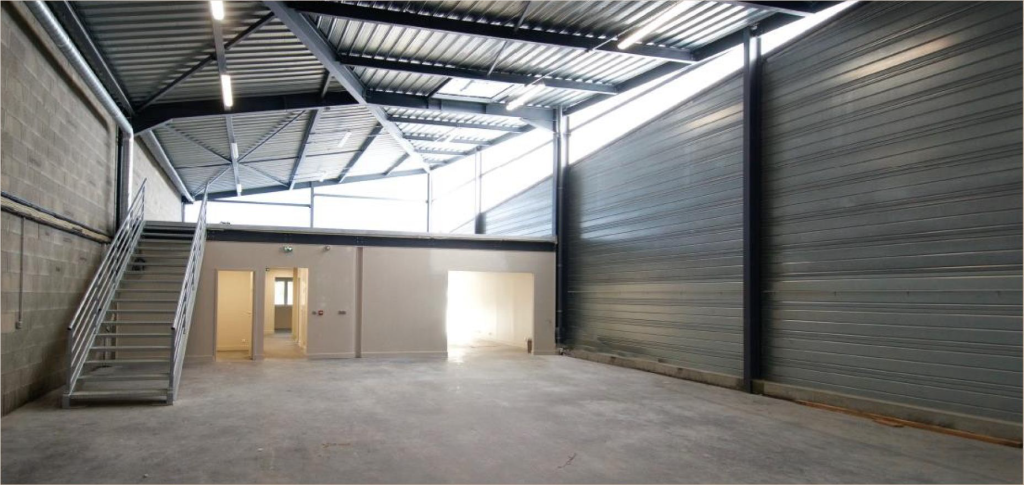 For sale – divisible industrial premises ranging from 250 m² to 7,500 m² in Deyme, near Toulouse