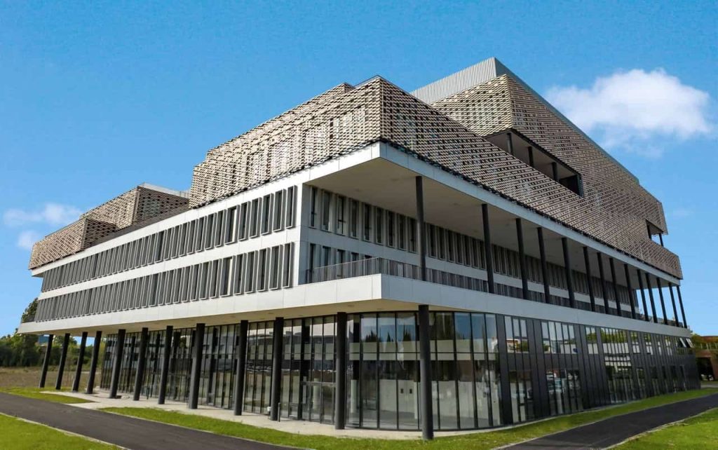 For sale or to let – 20,000 m² of offices, divisible into units from 300 m² upwards, in Labège – Haute-Garonne (31)