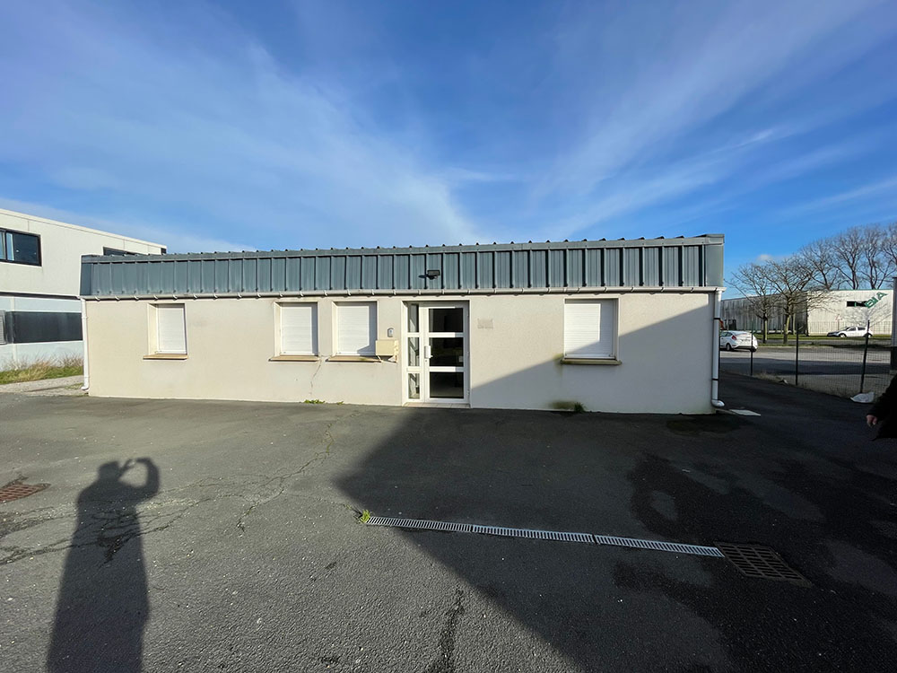 For sale or to let – 100 m² of offices in the Marcel Doret Business Park in Calais – Pas-de-Calais (62)