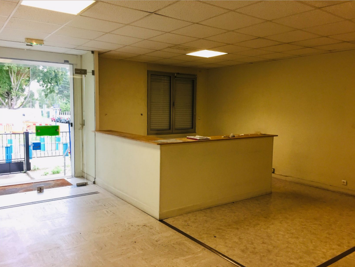For sale or to let – offices and non-subdivisible business premises of 440 m² in Saint-Leu-la-Forêt (95)