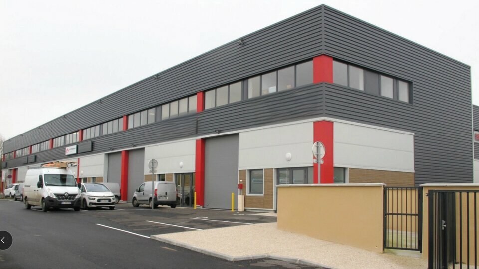 For sale or to let – 245 m² business premises near Valenciennes – Nord (59)