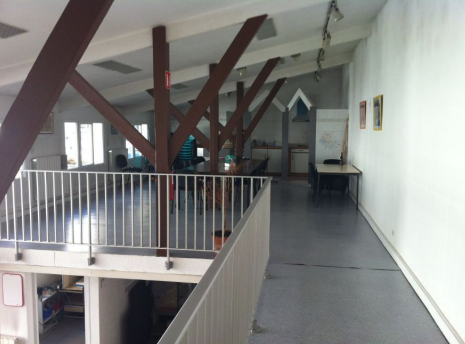 For sale or to let – non-subdivisible business premises of 978 m² in Taverny