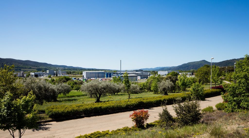 For sale: 4,300 m² plot of land, 1 hour from Aix-en-Provence