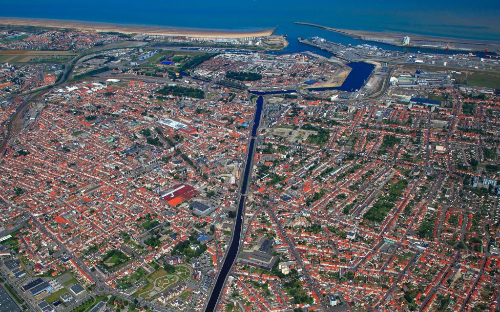 For sale – 7,000 m² plot of land in Calais