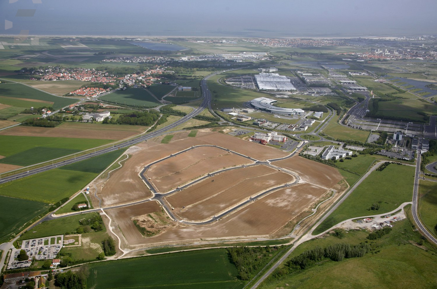 For sale – 80,000 m² plot of land in Calais