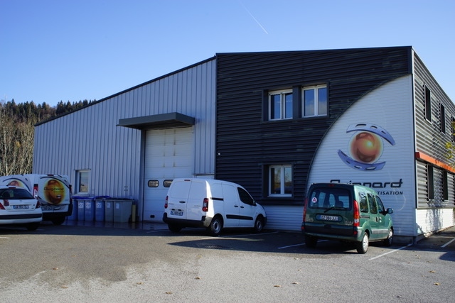 Purchase of 850 m² warehouses/workshops near Geneva