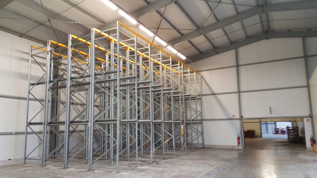 Purchase/Rental of a 4,625 m² warehouse near Besançon