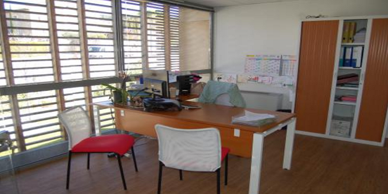 Offices to let in a business park between Carpentras and Cavaillon – Vaucluse / Provence