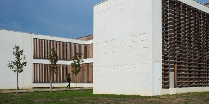 Offices to let in an aerospace business incubator – Avignon / Provence