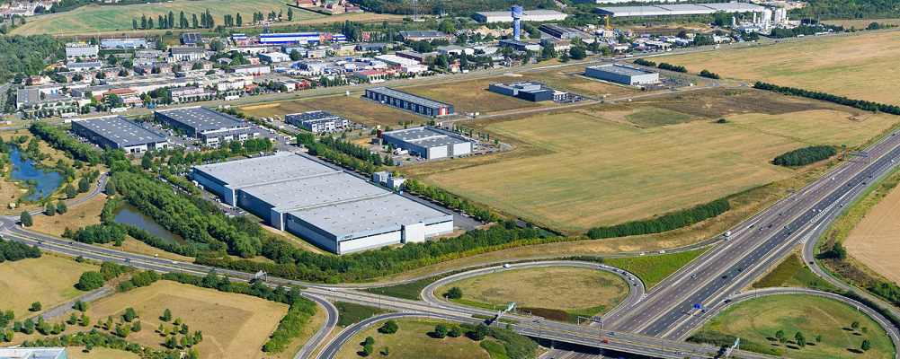 Business premises from 225 m² available to let – Sénart / Île-de-France