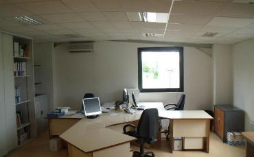 Business premises with offices – West Geneva