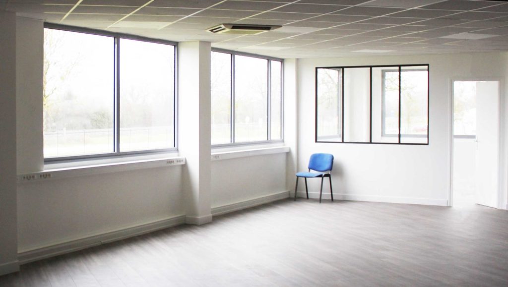 Industrial premises with a total area of 10,000 m² for sale in the Nièvre department