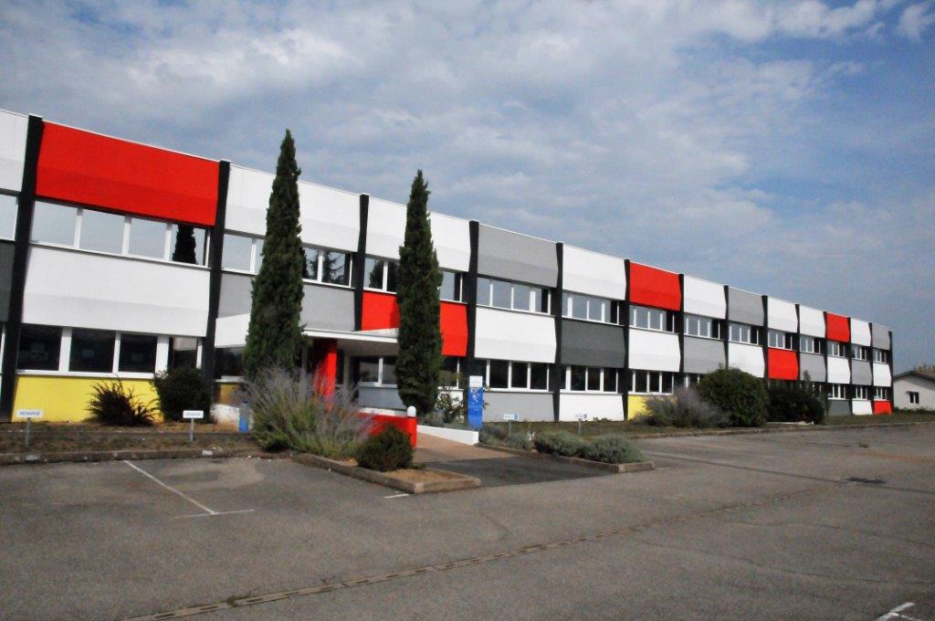 Divisible offices with a floor area of 500 m² near Lyon