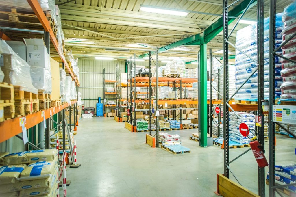 3,000 m² warehouse for rent near Bourges