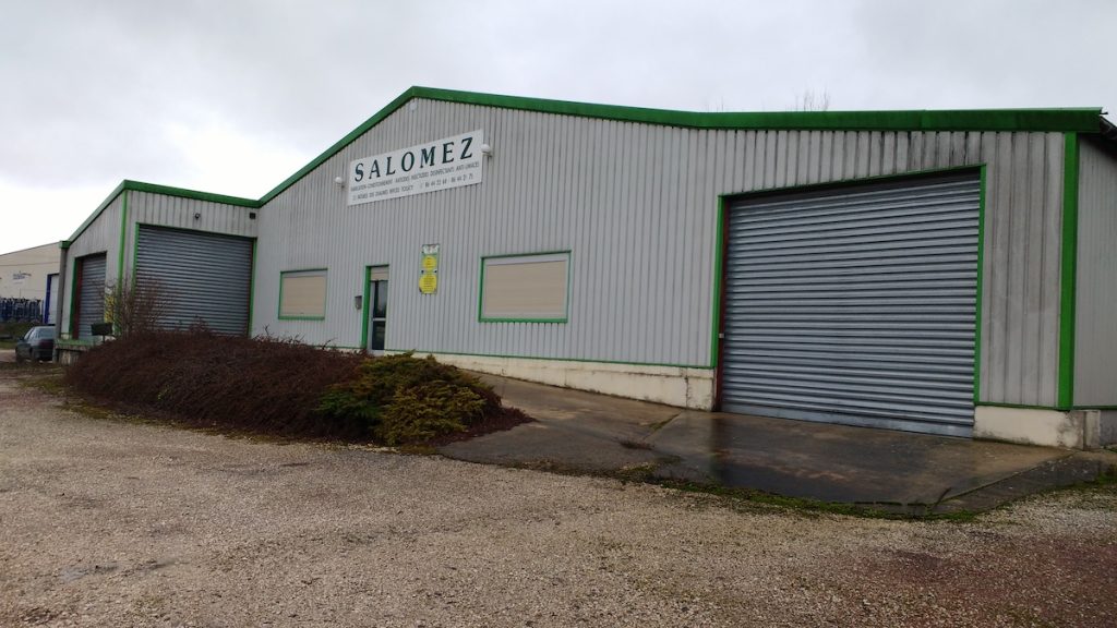 1,000 m² warehouse for rent near Auxerre