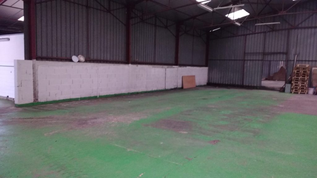 1,000 m² warehouse for rent near Auxerre